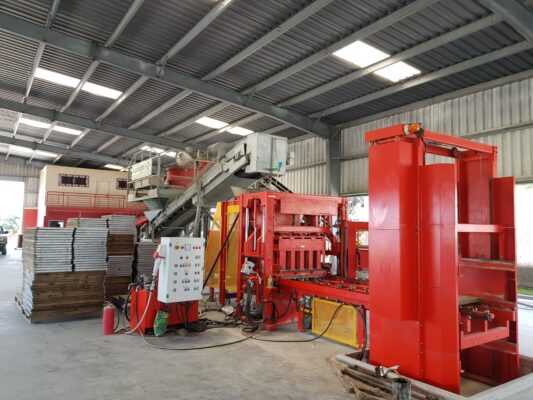 CADONA’ STATIONARY BLOCK MACHINE RD1053 IN GHANA – Block Machines ...